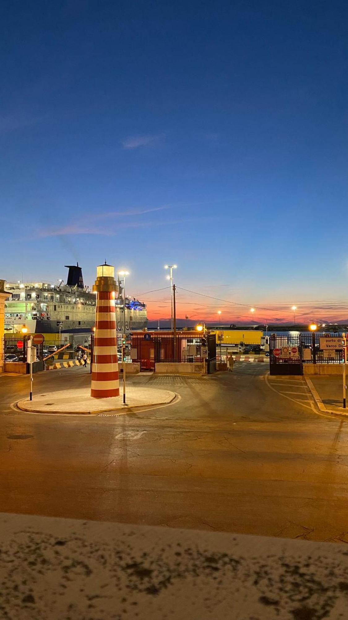Arco Vanese Bari Bagian luar foto